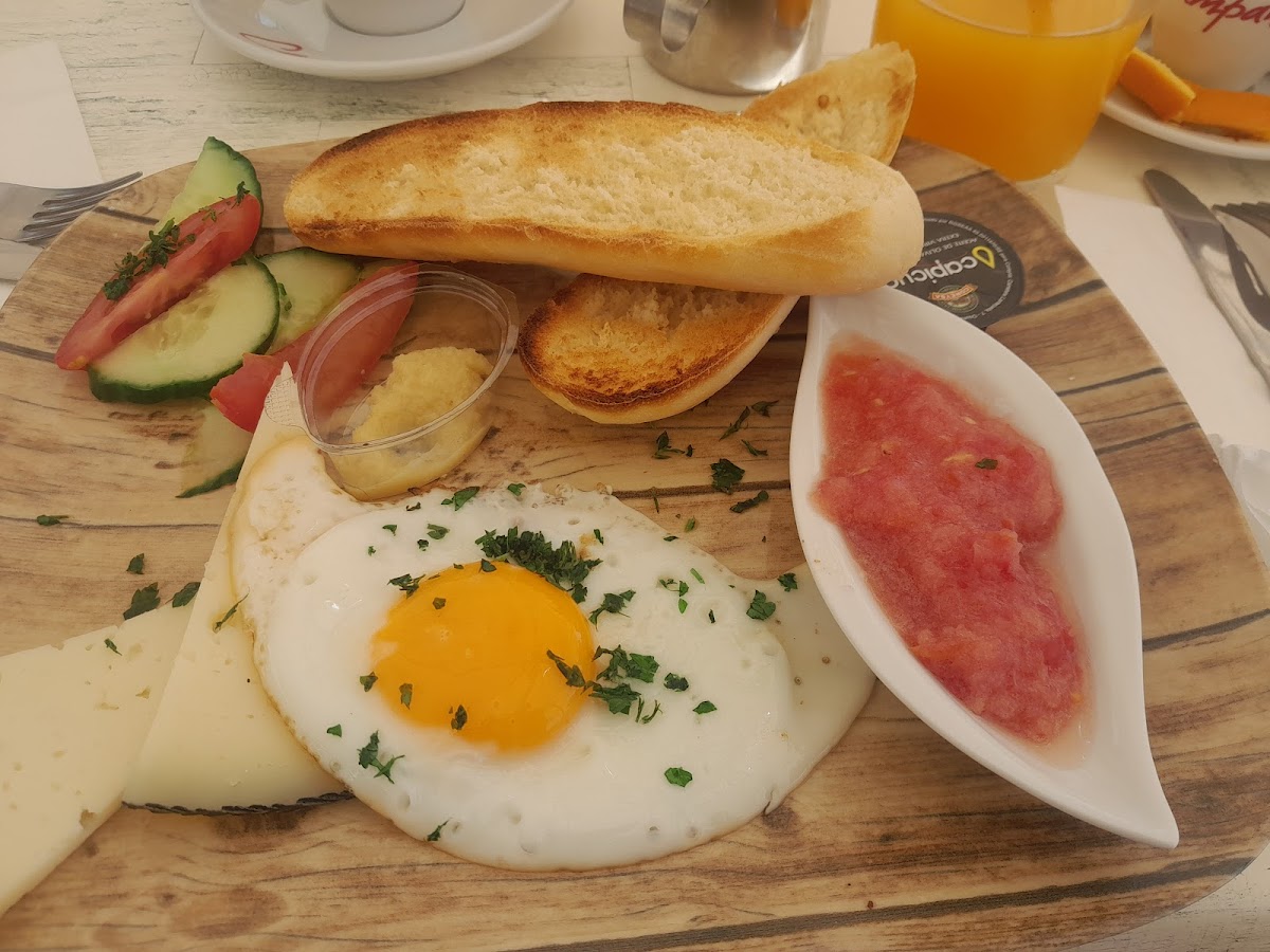 Sem's Cafetaria photo 4